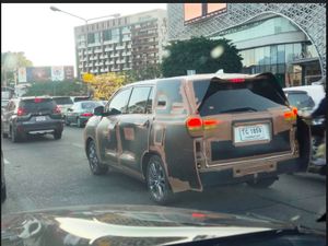 Inikah Wujud Toyota Innova Hybrid? Kepergok Dites di Jalan Inikah Wujud Toyota Innova Hybrid? Kepergok Dites di Jalan