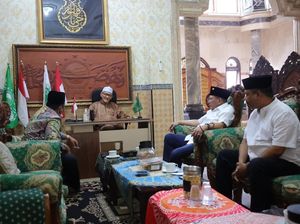 Momen Silaturahmi Ketua DPR ke Rais Aam PBNU Momen Silaturahmi Ketua DPR ke Rais Aam PBNU