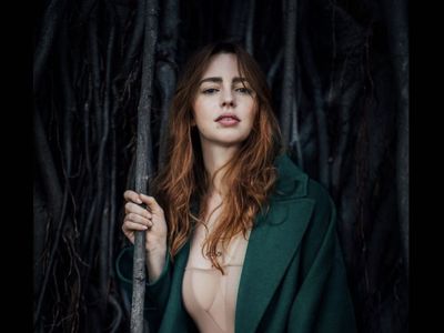 Sosok Natasha, Aktris Hot Pacar Baru Elon Musk