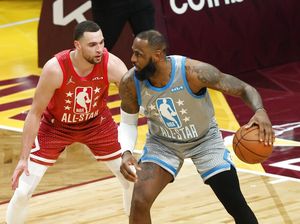 NBA All-Star: Tim LeBron Kalahkan Tim Durant 163-160