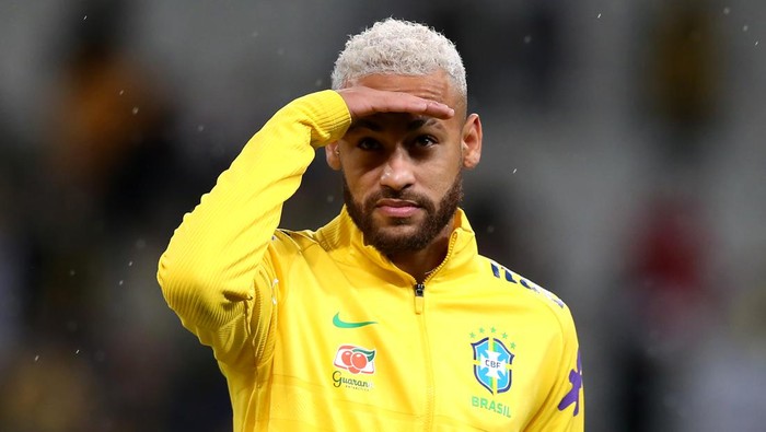 SAO PAULO, BRAZIL - NOVEMBER 11: Neymar Jr. of Brazil reacts prior to a match between Brazil and Colombia as part of FIFA World Cup Qatar 2022 Qualifiers at Neo Quimica Arena on November 11, 2021 in Sao Paulo, Brazil. (Photo by Alexandre Schneider/Getty Images)