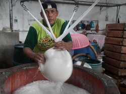 Pabrik Tahu Ini Tetap Beroperasi Saat Isu Mogok, Penjualan Merosot 25 Persen