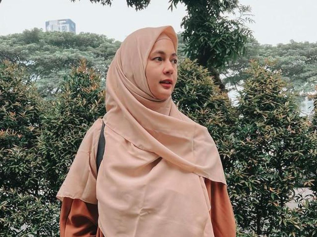 Paula Verhoeven Foto Berhijab, Minta Didoakan Agar Dapat Hidayah Paula Verhoeven Foto Berhijab, Minta Didoakan Agar Dapat Hidayah