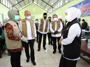 Kasus COVID Lampaui Puncak Delta, Khofifah: yang Belum Segera Vaksin!