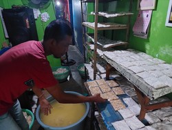 Curhat Perajin Tempe di Surabaya Merugi Saat Mogok Produksi 3 Hari