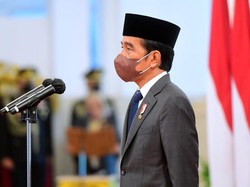 Jokowi Terbang ke Solo, Takziah ke Rumah Duka Pakde Miyono