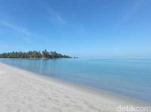 Bagai Liburan di Pulau Pribadi, Ini Pantai Pulau Pane