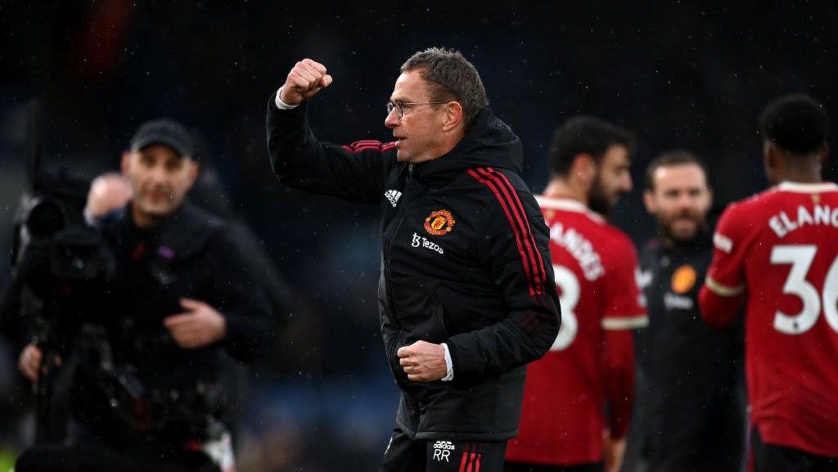 Ekspresi Rangnick saat merayakan kemenangan MU atas Leeds. Foto: Getty Images/Shaun Botterill
