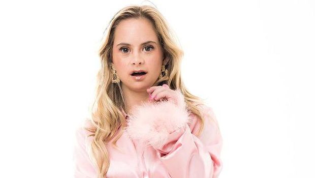 Sofia Jirau Model Down Syndrome Sofia Jirau seorang model cantik pengidap down syndrome jadi model Victoria's Secret tengah jadi sorotan. Yuk, intip potretnya!
