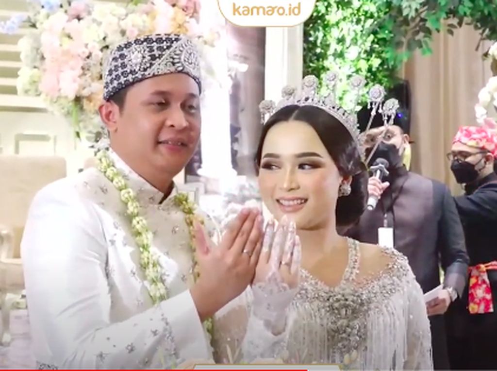 Potret Bahagia Syifa Adik Ayu Ting Ting yang Dikaruniai Anak Pertama Potret Bahagia Syifa Adik Ayu Ting Ting yang Dikaruniai Anak Pertama