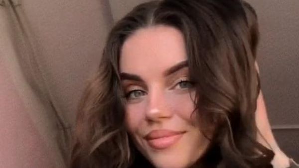 8 Potret Kecantikan Tentara Ukraina Viral yang Tebar Pesona di TikTok