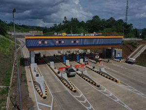Ruas Tol Danowudu-Bitung Gratis Mulai Sabtu 26 Februari Ruas Tol Danowudu-Bitung Gratis Mulai Sabtu 26 Februari