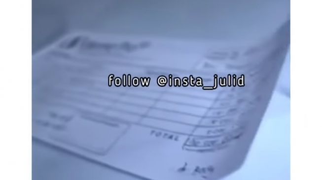 Kwitansi pembayaran biaya perawatan Mayang dan Chika seharga Rp90 juta.