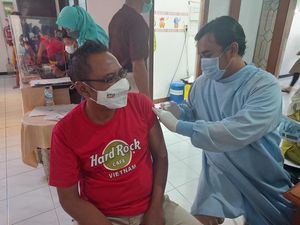 Vaksin Booster di Surabaya Habis, Tinggal Sinovac Dosis 1 dan 2 Vaksin Booster di Surabaya Habis, Tinggal Sinovac Dosis 1 dan 2