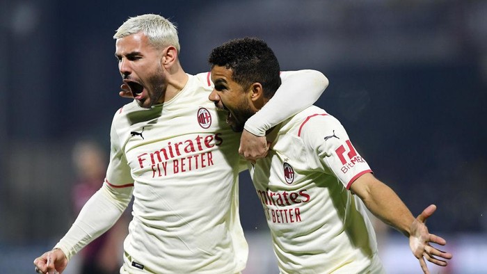 SALERNO, ITALY - FEBRUARY 19: Junior Messias of AC Milan celebrates after scoring the 0-1 goal during the Serie A match between US Salernitana and AC Milan at Stadio Arechi on February 19, 2022 in Salerno, Italy.  (Photo by Francesco Pecoraro/Getty Images)