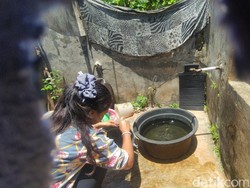 Bantuan Datang untuk Aliah di Cianjur, Pendidikan Dijamin-Rumah Diperbaiki