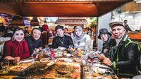 Keseruan Aurel Hermansyah Saat Makan Bareng Keluarga Sebelum Lahiran