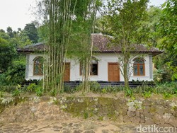 Rumah di Sumedang Ini Konon Pernah Disinggahi Bung Karno