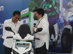 Jokowi Apresiasi Electrum-Gojek Genjot Ekosistem Kendaraan Listrik RI Jokowi Apresiasi Electrum-Gojek Genjot Ekosistem Kendaraan Listrik RI