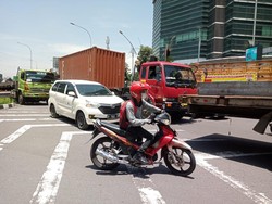 8 Titik Ini Macet Imbas Demo Sopir Truk di Depan Kantor Dishub Jatim