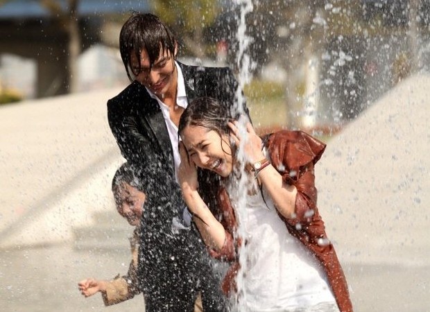 Dalam drama City Hunter yang tayang pada tahun 2011, Lee Min Ho dan Park Min Young terlibat cinta lokasi
