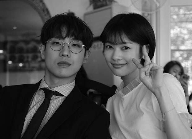 Drama akhir pekan dari KBS2 berjudul My Father is Strange membuat Lee Joon dan Jung So Min sebagai main lead terlibat cinta lokasi dan berpacaran selama tiga tahun