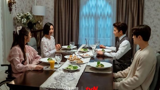 Ilustrasi keluarga Korea ketika makan