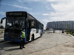 Halte TransJakarta JIS Sudah Beroperasi Lho