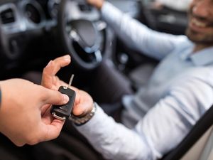 Mobil Modern dan Energi Hijau, Dua Roda Baru Menuju Masa Depan RI