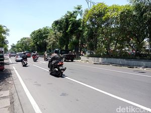Frontage A Yani Macet Dampak Demo Sopir Truk, Lalin Sidoarjo Sebaliknya Lancar