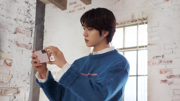 Jin merupakan member tertua BTS dan harus melaksanakan wajib militernya sebelum berumur 31 tahun