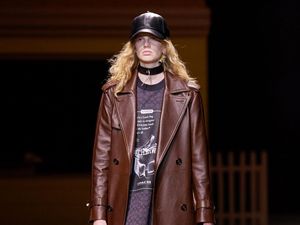 10 Koleksi Busana Coach Fall/Winter 2022, Terinspirasi Nuansa Klasik Amerika