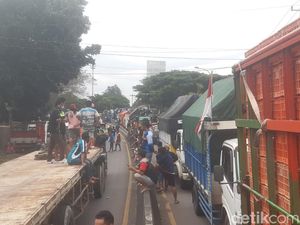 Demo Sopir Truk, Perbatasan Kota-Kabupaten Semarang Sempat Macet Parah