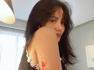 10 Penampilan Terbaru Mawar AFI yang Heboh karena Isu Mantan Suami Selingkuh 10 Penampilan Terbaru Mawar AFI yang Heboh karena Isu Mantan Suami Selingkuh