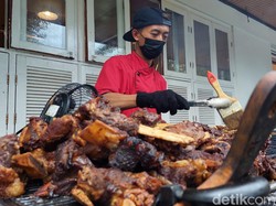 Mencicipi Iga Galabag yang Viral di Bandung