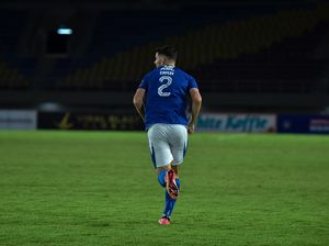 Dibayangi Sanksi Skorsing, Nick Kuiper Bakal hati-hati Lawan Persita Dibayangi Sanksi Skorsing, Nick Kuiper Bakal hati-hati Lawan Persita