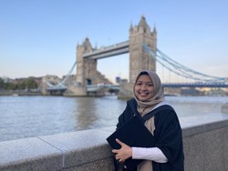 Cerita Lengkap Anak Driver Ojol Kuliah di UK, Belajar di KRL Demi Beasiswa