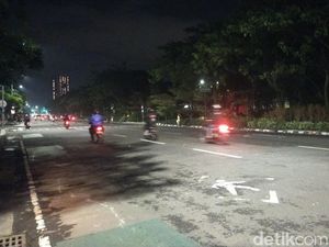 Demo Sopir Truk Bubar, Lalin Frontage Jalan Ahmad Yani Surabaya Lancar Demo Sopir Truk Bubar, Lalin Frontage Jalan Ahmad Yani Surabaya Lancar