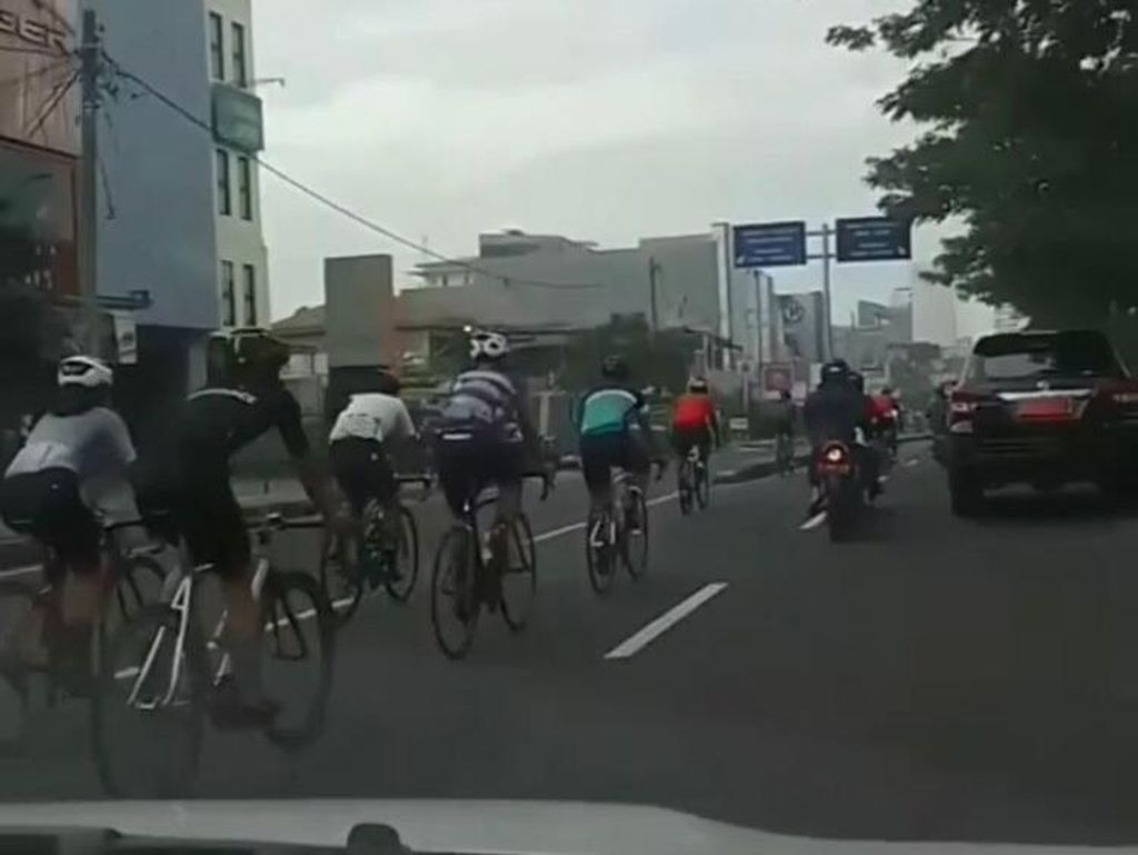 Viral Road Bikers Gowes di Jalur Cepat Depok, Ini Kata Polisi