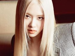 Gaya Rose BLACKPINK Bikin Netizen Terpesona, Cantik Bak Artis Hollywood