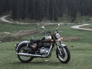 Spesifikasi Royal Enfield Classic 350 di Indonesia: Varian, Fitur, dan Harga Spesifikasi Royal Enfield Classic 350 di Indonesia: Varian, Fitur, dan Harga