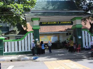 2 Sekolah-10 Guru di Jombang Positif COVID-19, PTM Digelar Terbatas 2 Sekolah-10 Guru di Jombang Positif COVID-19, PTM Digelar Terbatas