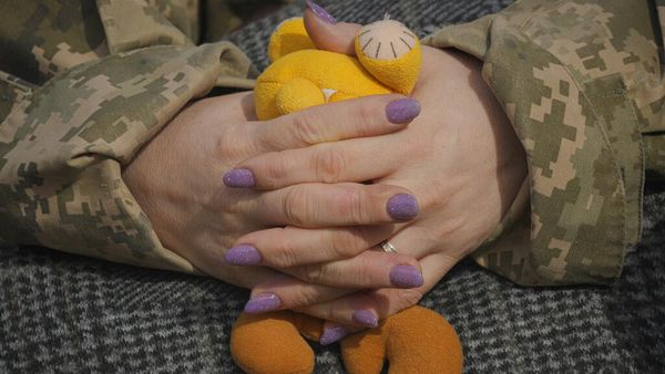 Sisi Lain Konflik Ukraina, Boneka Beruang hingga Kuku Warna-warni