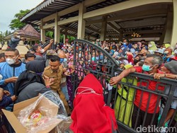 Cerita Warga Ponorogo Antre Saat Hujan Hingga Baju Kering Tetap Tak Dapat Migor