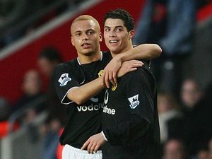 Legenda MU Wes Brown Bangkrut!