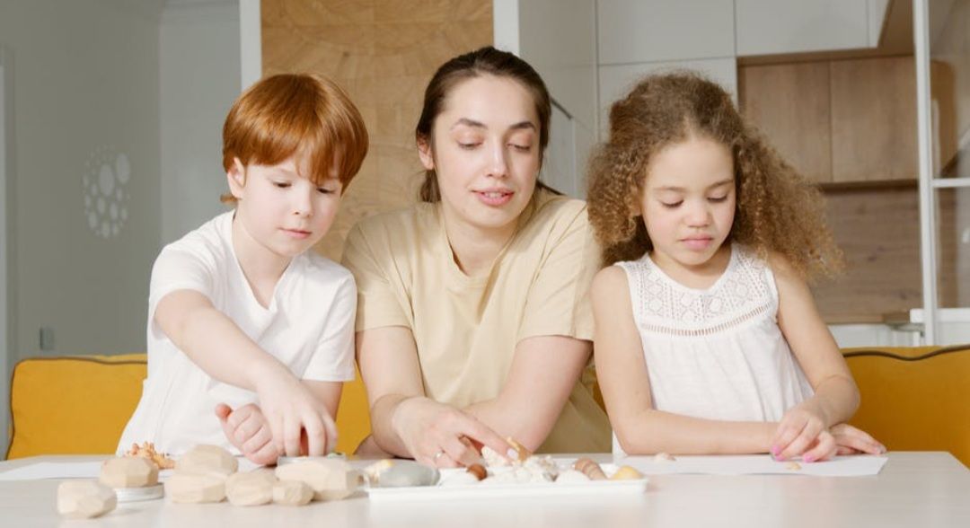 4 cara ini untuk menumbuhkan kecerdasan emosional pada anak/pexels.com/Artem Podrez