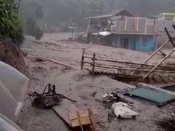 Banjir Bandang Garut, 2 Kecamatan Dampak Parah-Puluhan Warga Terjebak