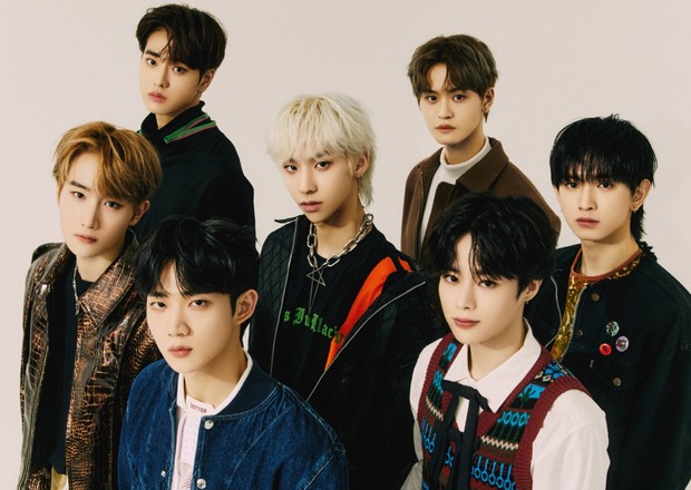 Boy group terbaru Yuehua Entertainment terpaksa harus mengundur tanggal debut karena ketujuh membernya positif COVID-19