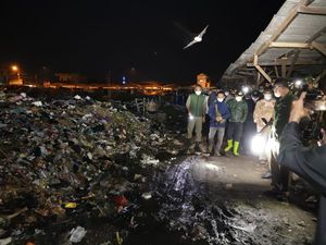 Bupati Bandung Minta 1.000 Ton Sampah di Pasar Banjaran Segera Diangkut