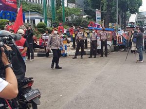 Ada Demo di Depan Kantor Kemnaker, Lalin Jalan Gatsu Masih Lancar Ada Demo di Depan Kantor Kemnaker, Lalin Jalan Gatsu Masih Lancar